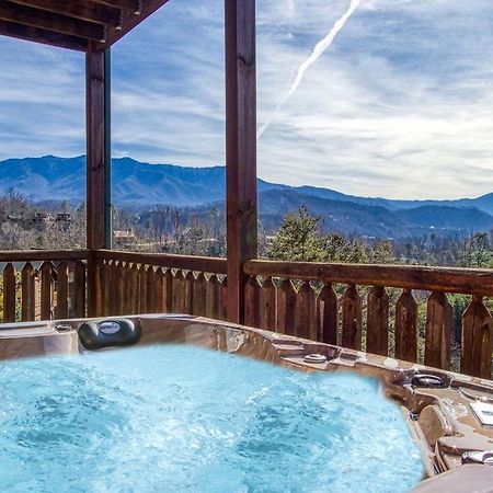 Lazy Bear Lodge, Hot Tub, Resort Pool, Wifi, 1089 Free Tickets Each Paid Day, Dollywood And More جاتلينبرج المظهر الخارجي الصورة