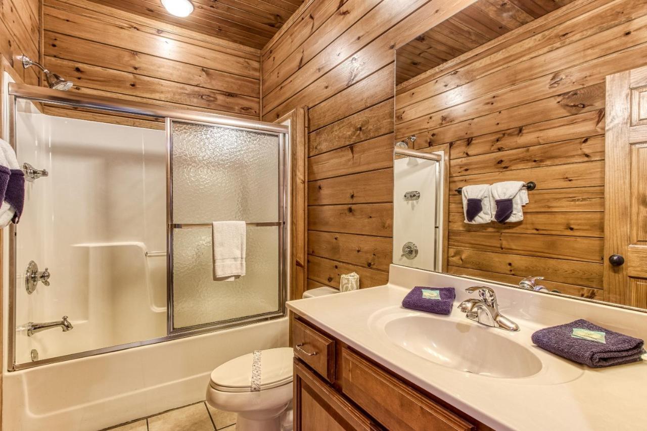 Lazy Bear Lodge, Hot Tub, Resort Pool, Wifi, 1089 Free Tickets Each Paid Day, Dollywood And More جاتلينبرج المظهر الخارجي الصورة