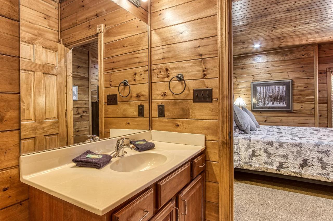 Lazy Bear Lodge, Hot Tub, Resort Pool, Wifi, 1089 Free Tickets Each Paid Day, Dollywood And More جاتلينبرج المظهر الخارجي الصورة