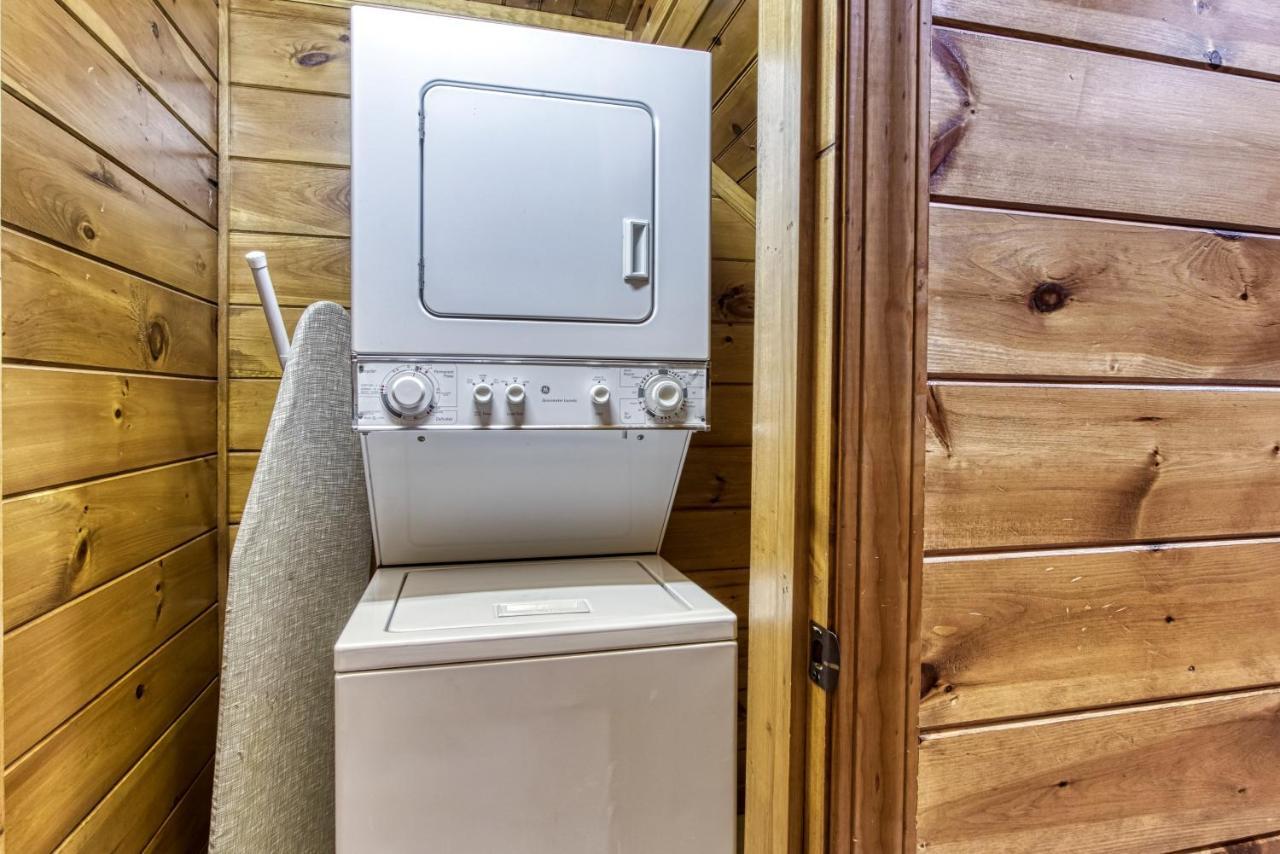 Lazy Bear Lodge, Hot Tub, Resort Pool, Wifi, 1089 Free Tickets Each Paid Day, Dollywood And More جاتلينبرج المظهر الخارجي الصورة