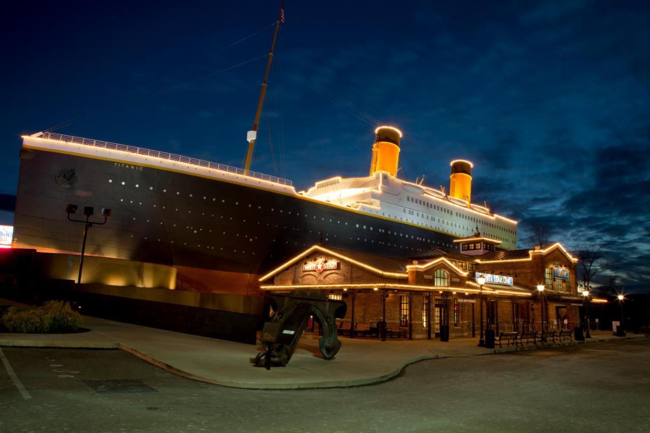 Lazy Bear Lodge, Hot Tub, Resort Pool, Wifi, 1089 Free Tickets Each Paid Day, Dollywood And More جاتلينبرج المظهر الخارجي الصورة