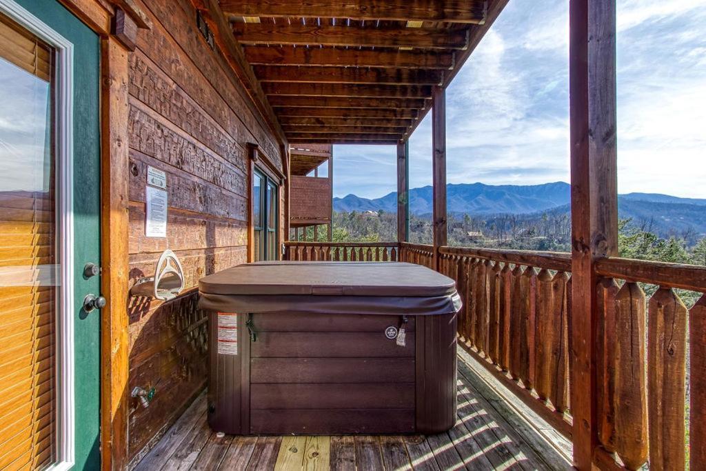 Lazy Bear Lodge, Hot Tub, Resort Pool, Wifi, 1089 Free Tickets Each Paid Day, Dollywood And More جاتلينبرج المظهر الخارجي الصورة